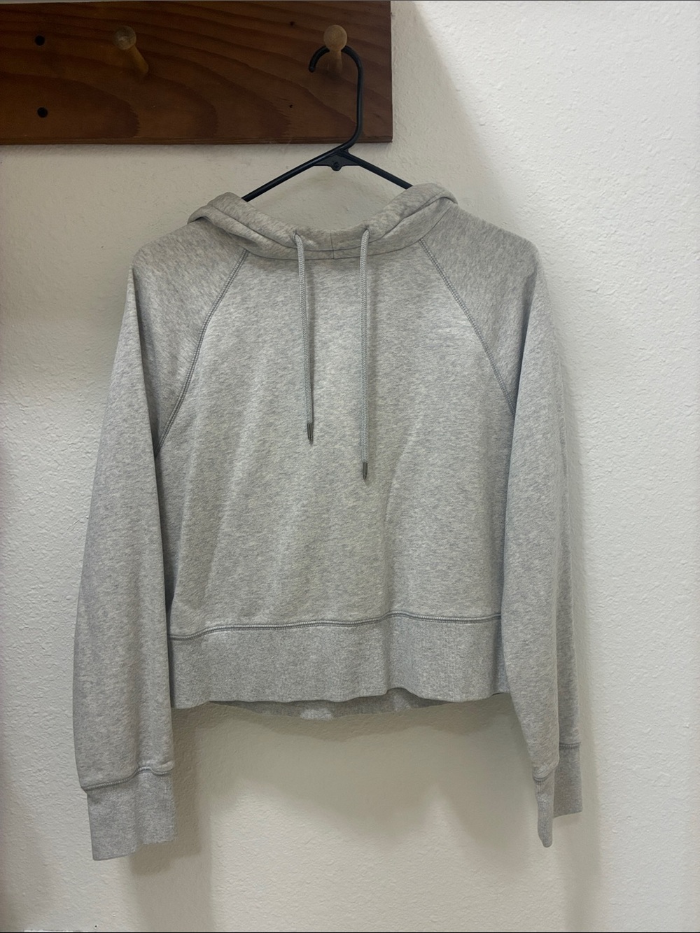 Universal Thread Light Gray Cropped Pullover Hoodie